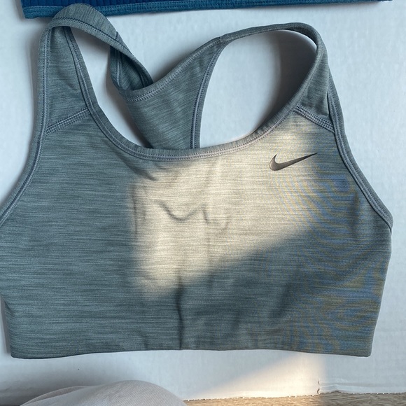 Summer blow out $20!!! Nike sport bra set in size Small - Picture 3 of 7